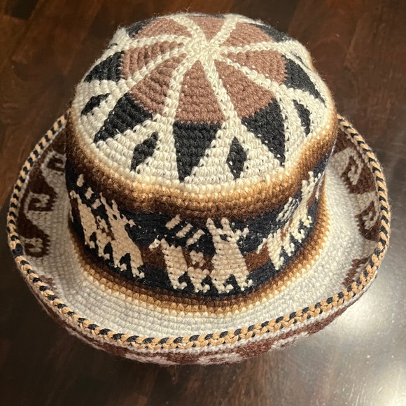 Alpaca Pattern Knit Hat - Picture 7 of 14